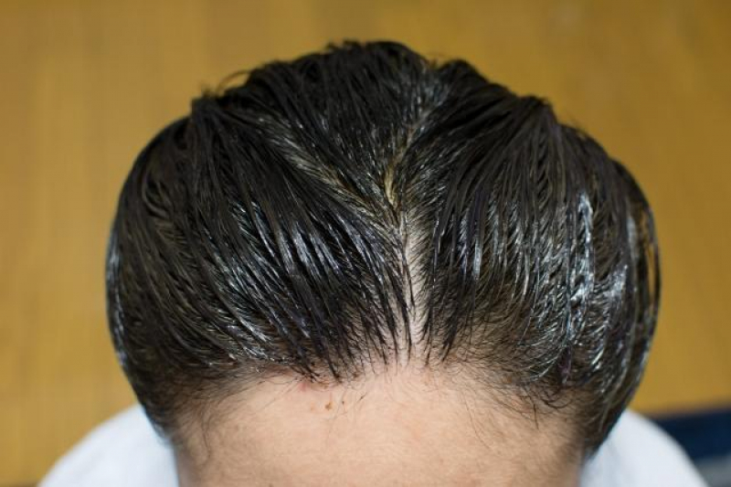 白髪染めヘアカラートリートメントは効果が弱い？美容師が教える使い方と注意点
