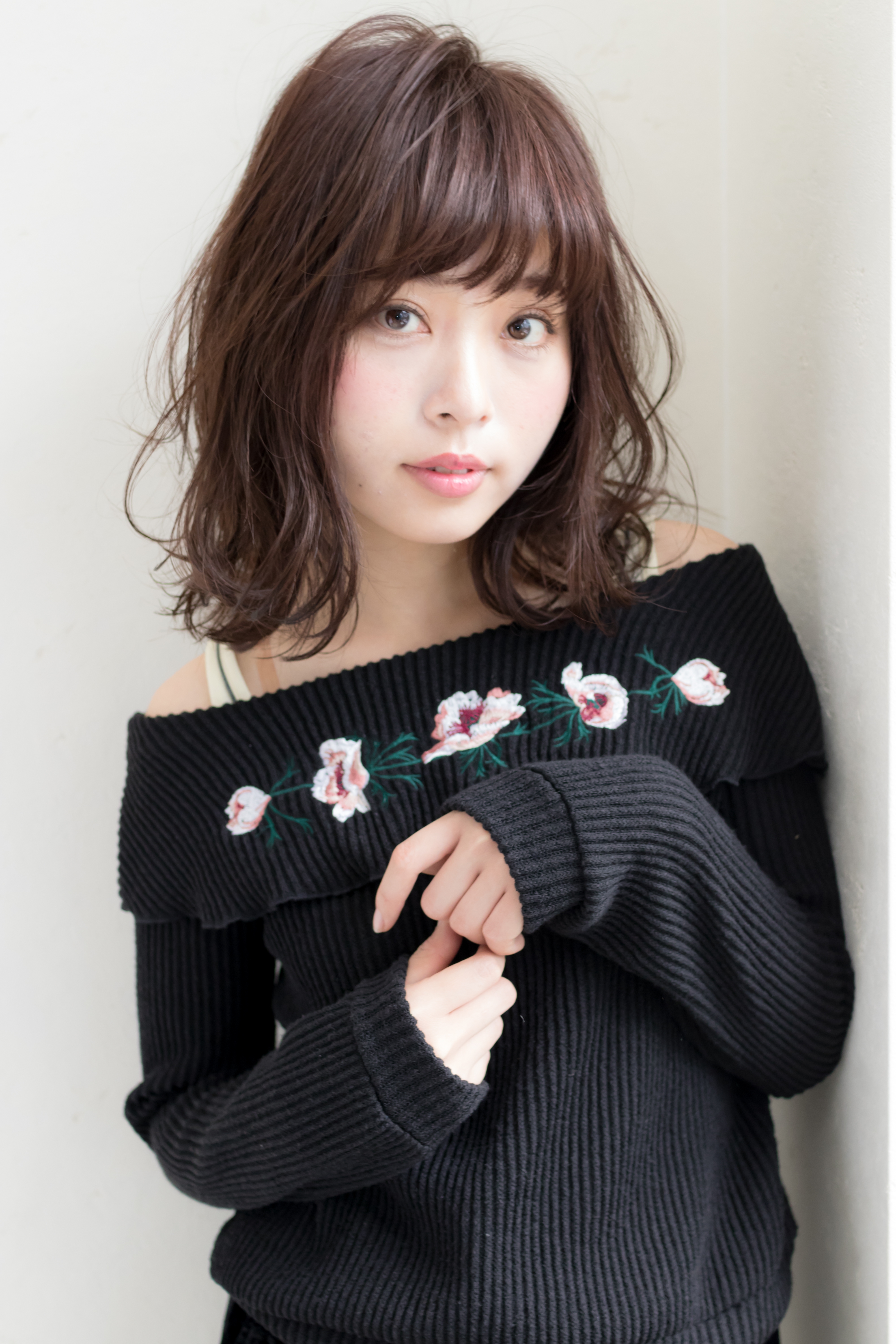 ナチュラルテイスト大人かわいいゆるふわミディ Next Beautyが提案するの人気 トレンドのヘアスタイル Id 4857